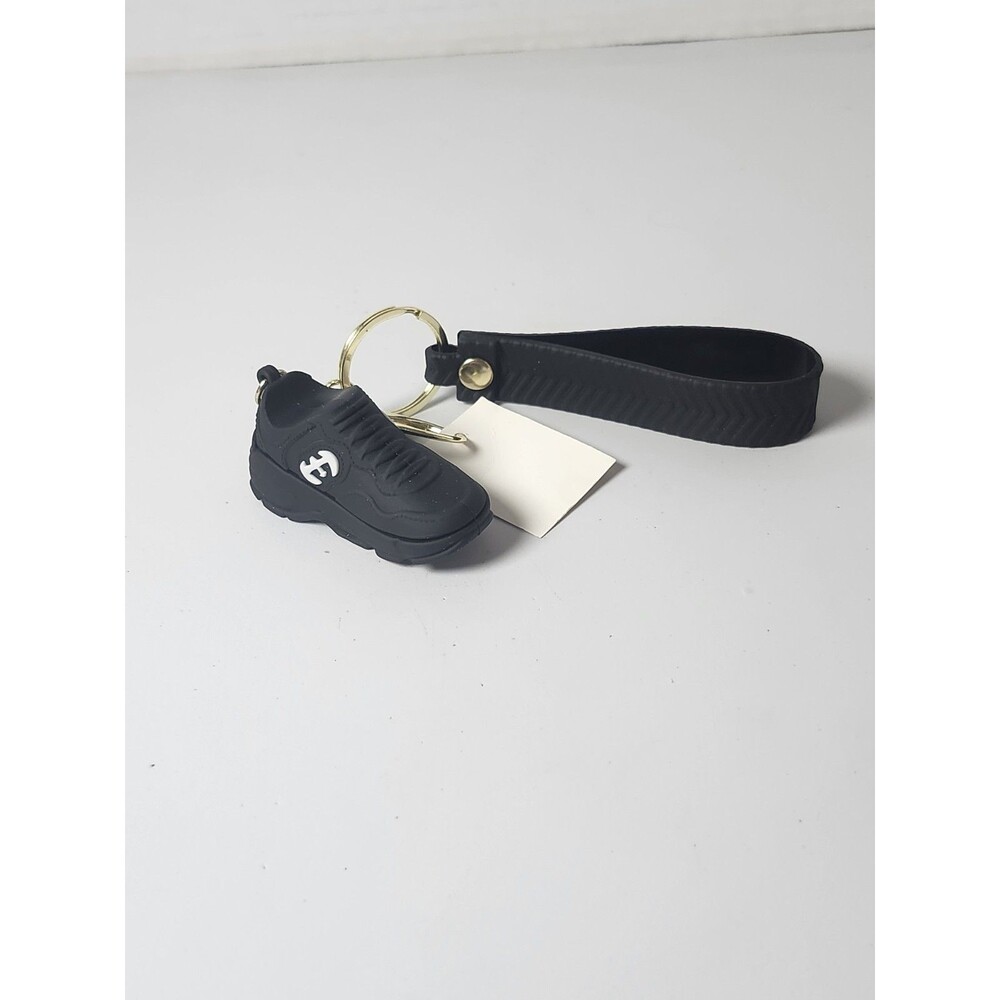 Mini Sneaker Keychain - Picture 2 of 4